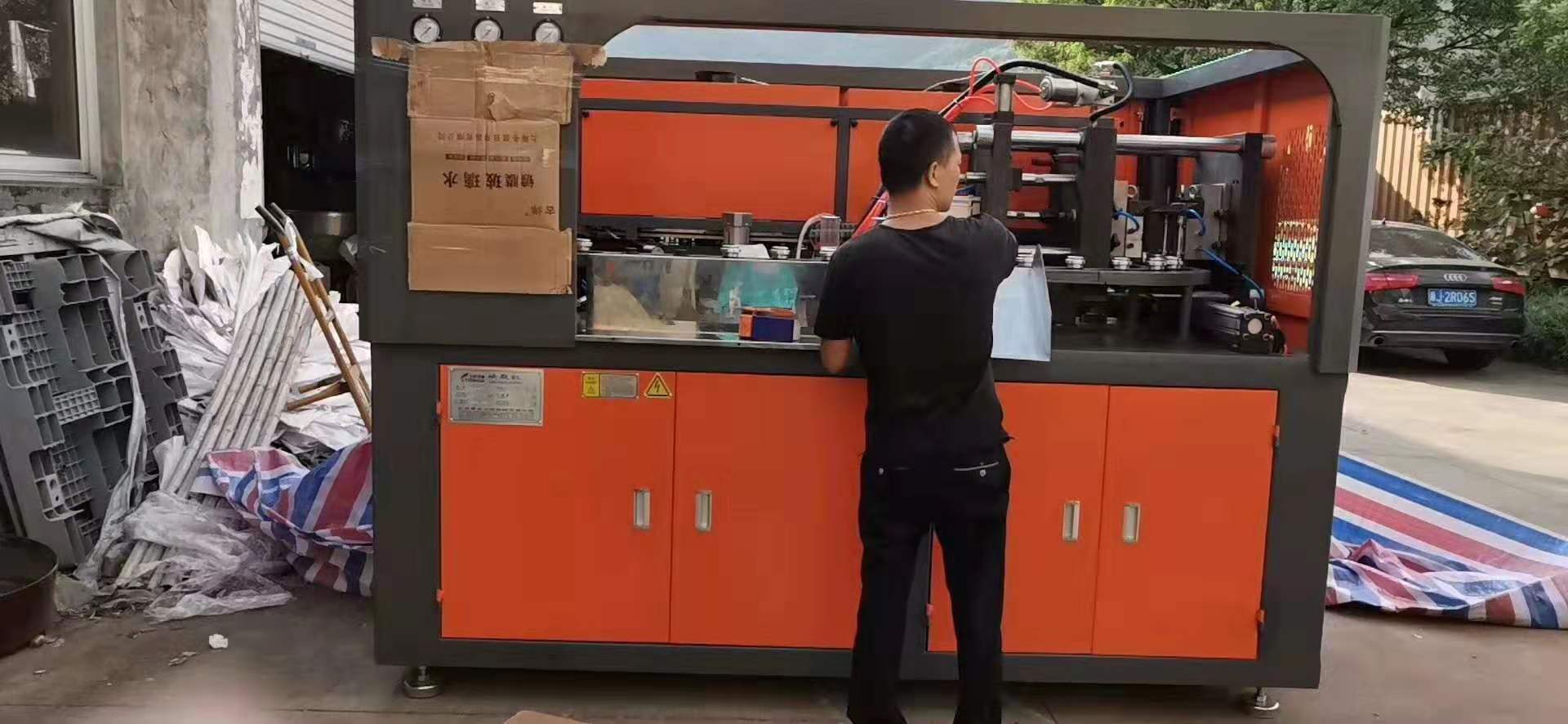 臺(tái)輝吹瓶機(jī)在吹瓶過(guò)程中遇到的這幾個(gè)問(wèn)題，你遇到過(guò)嗎？